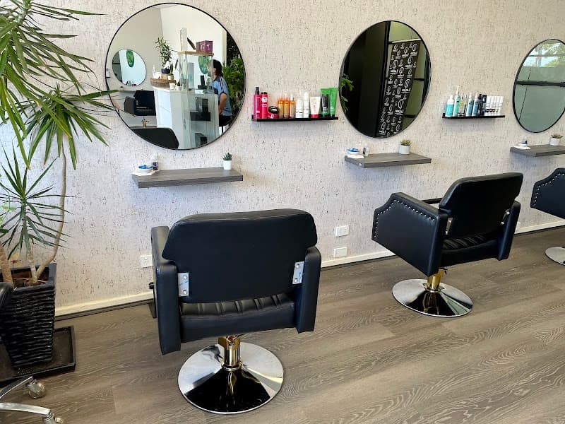 Latinos Hair Studio