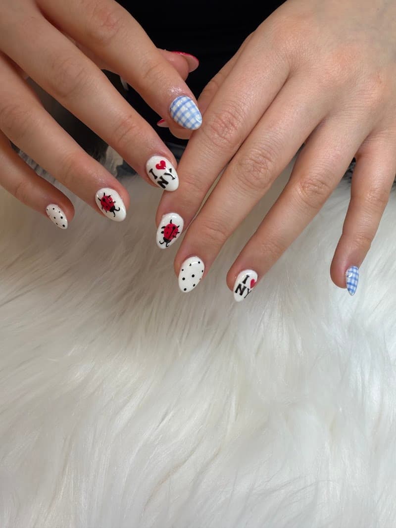 Feliz Dama Nails Kelvin Grove