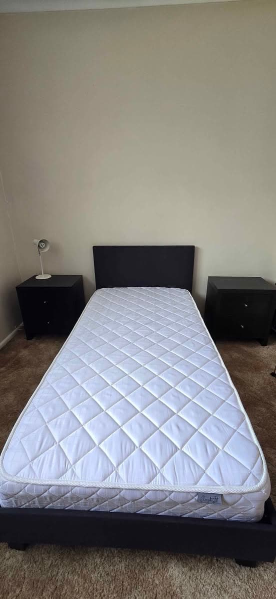 Free Single Bed with Mattress Available (3)