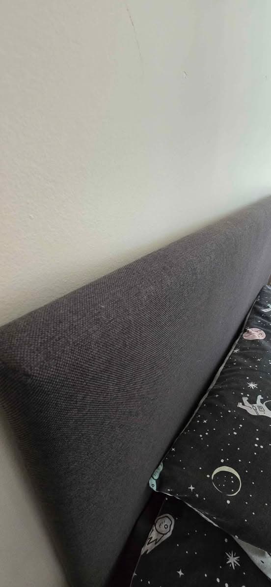 Free Single Bed with Mattress Available (4)