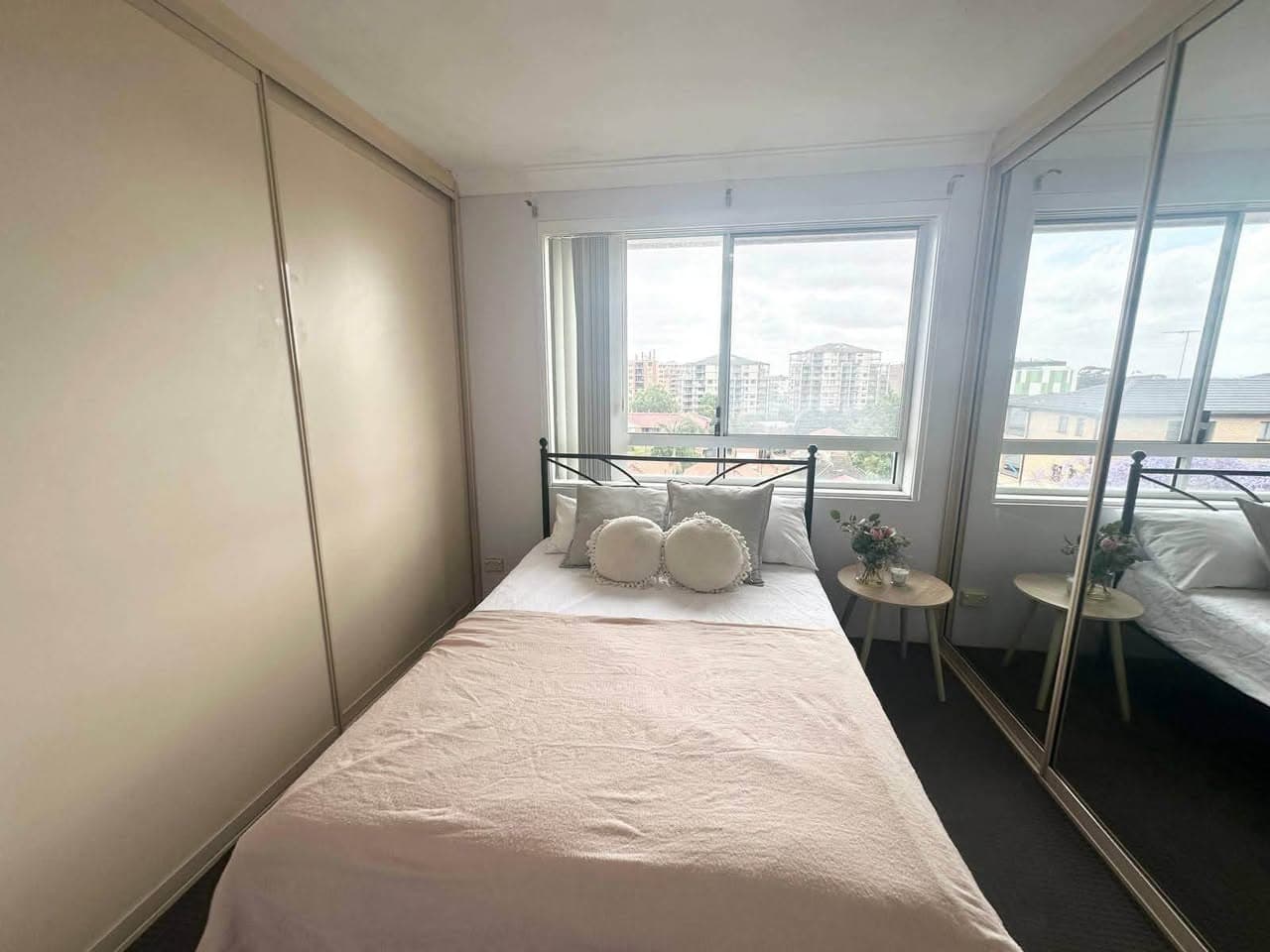 Fully furnished 2-bedroom apartment in Kingsford (3)