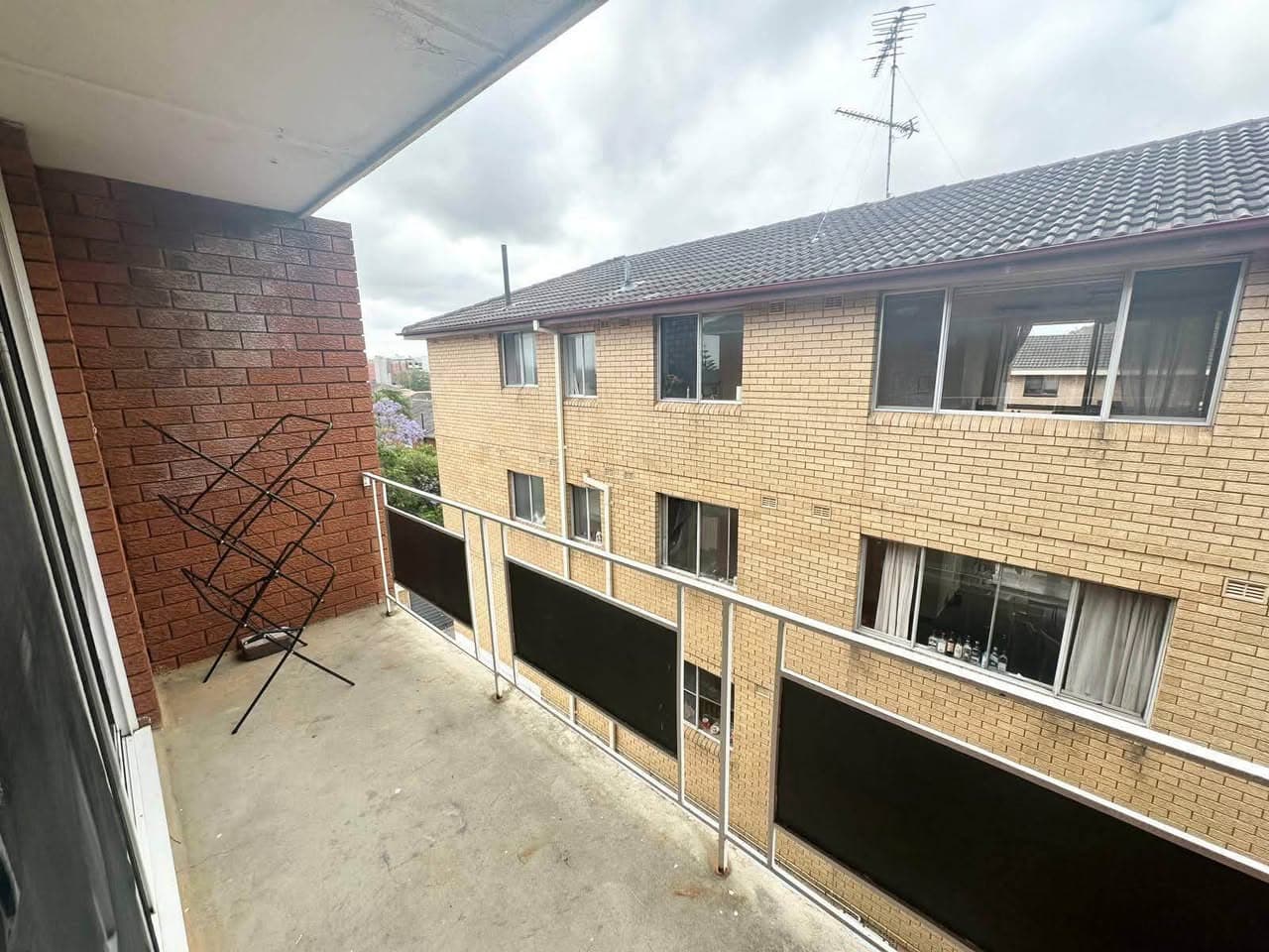 Fully furnished 2-bedroom apartment in Kingsford (4)