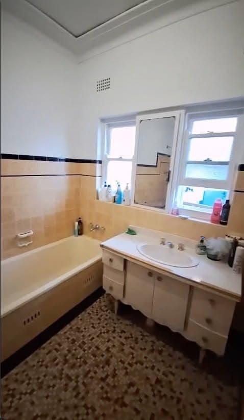 Private Room Available in Strathfield (3)