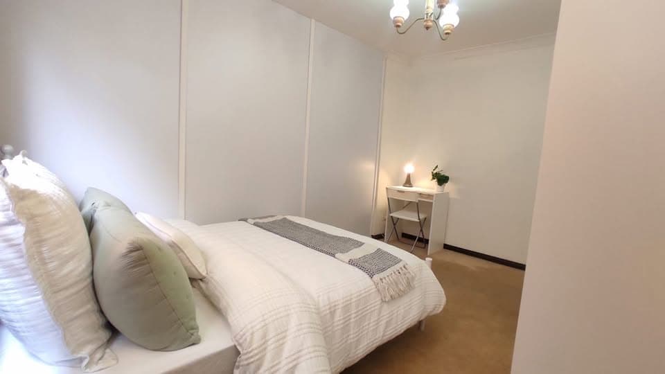 Spacious Private Room in Prairiewood (3)