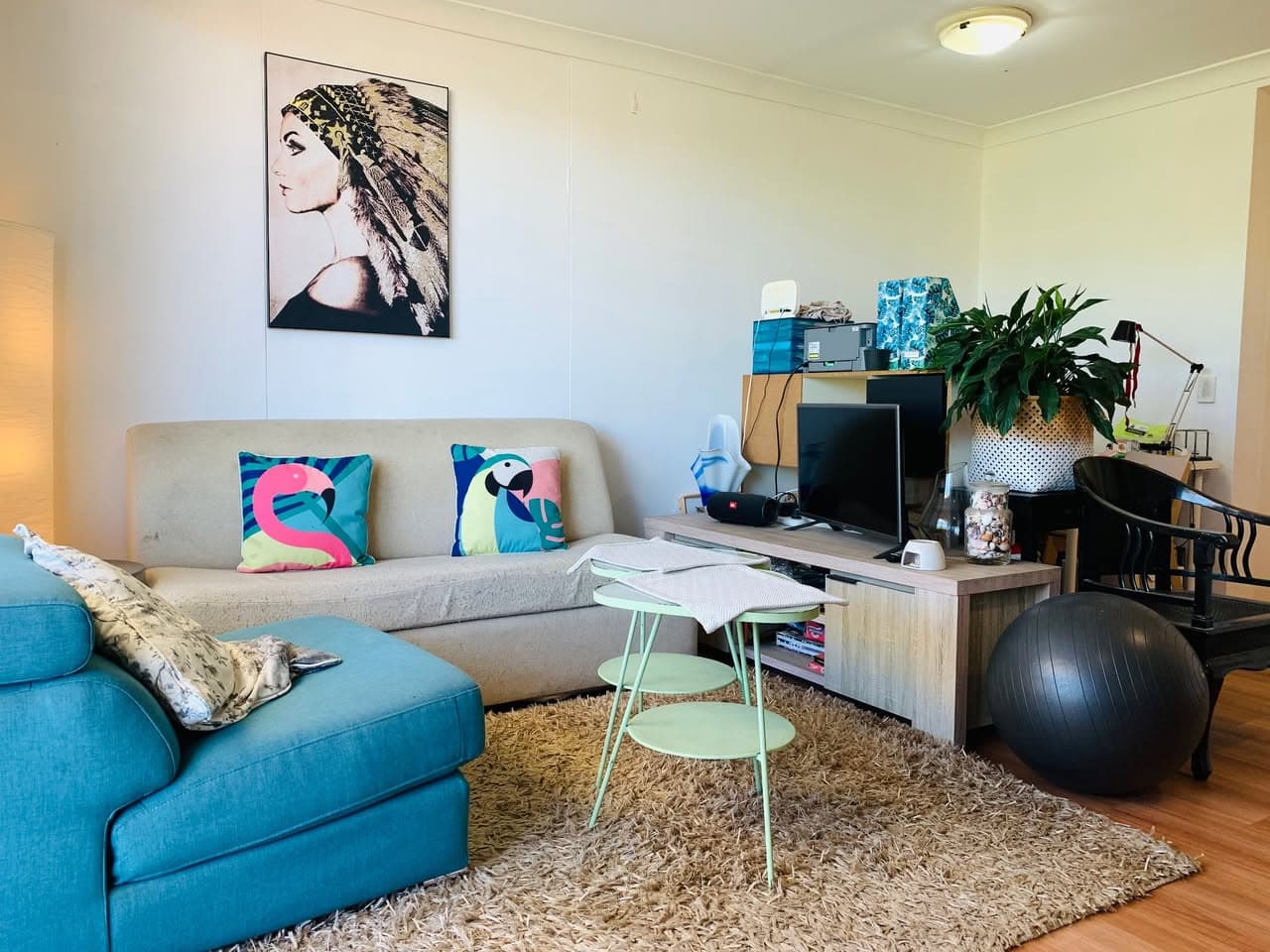 Sunny Twin Room with Private Balcony in Darling Harbour (4)