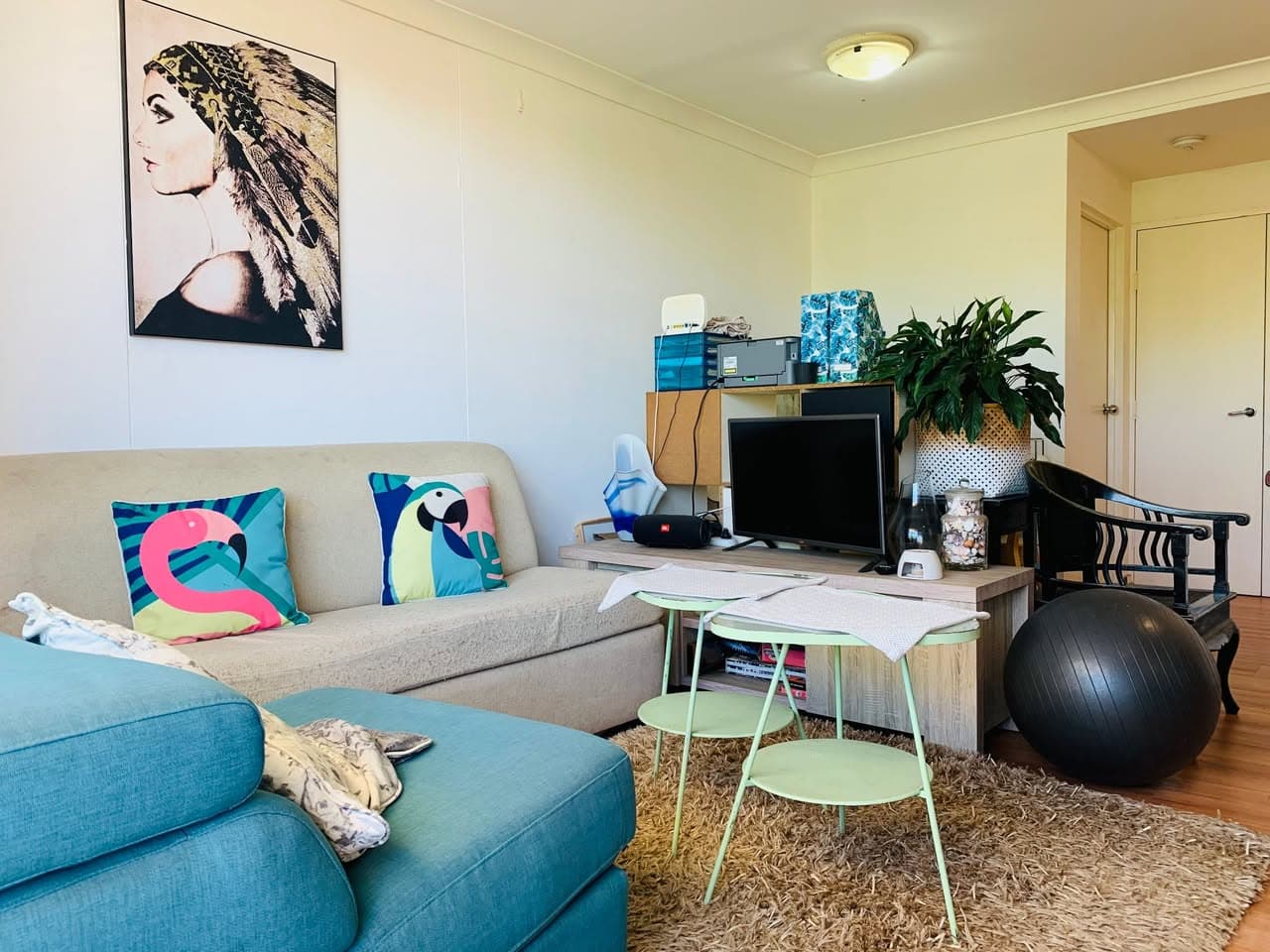 Sunny Twin Room with Private Balcony in Darling Harbour (5)