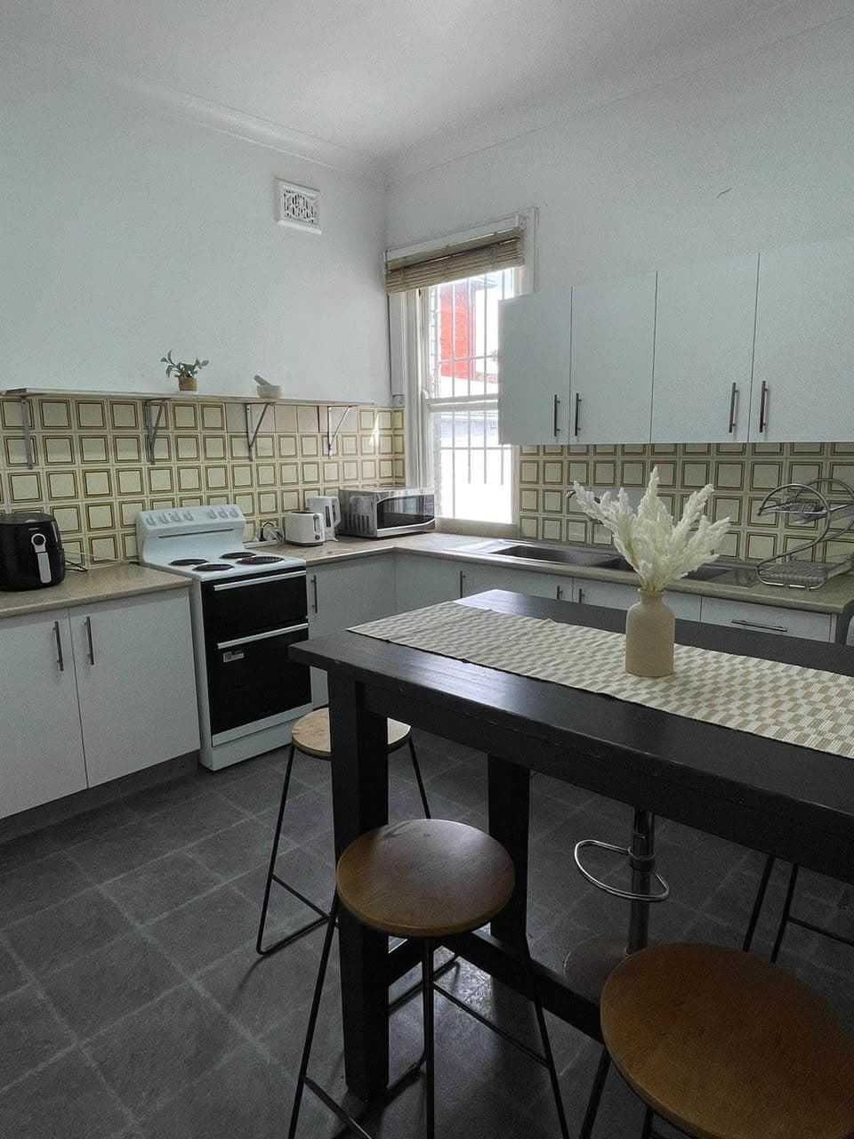 Whole house for rent in Coogee/Randwick for group of friends (2)