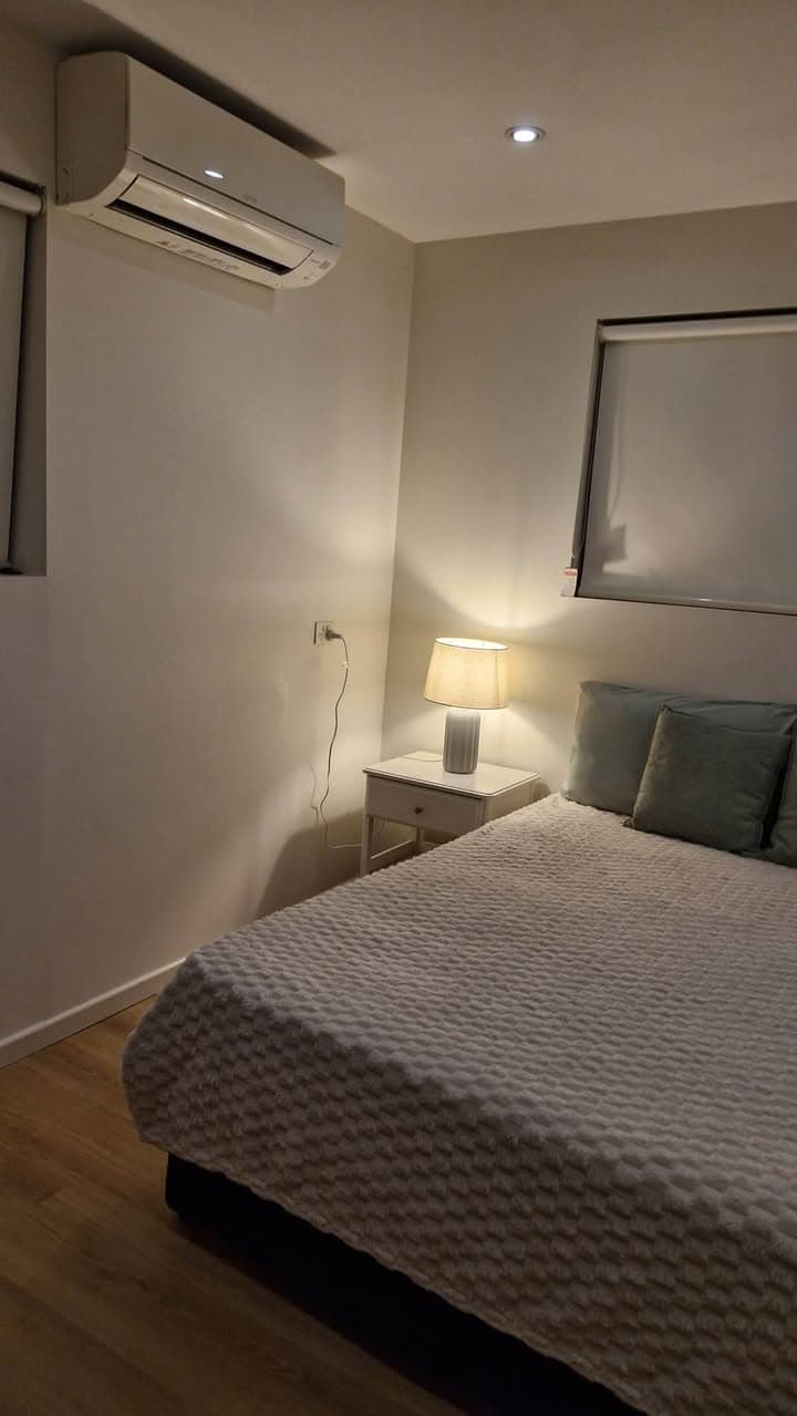 Single Room Available for Woman in Hawthorne