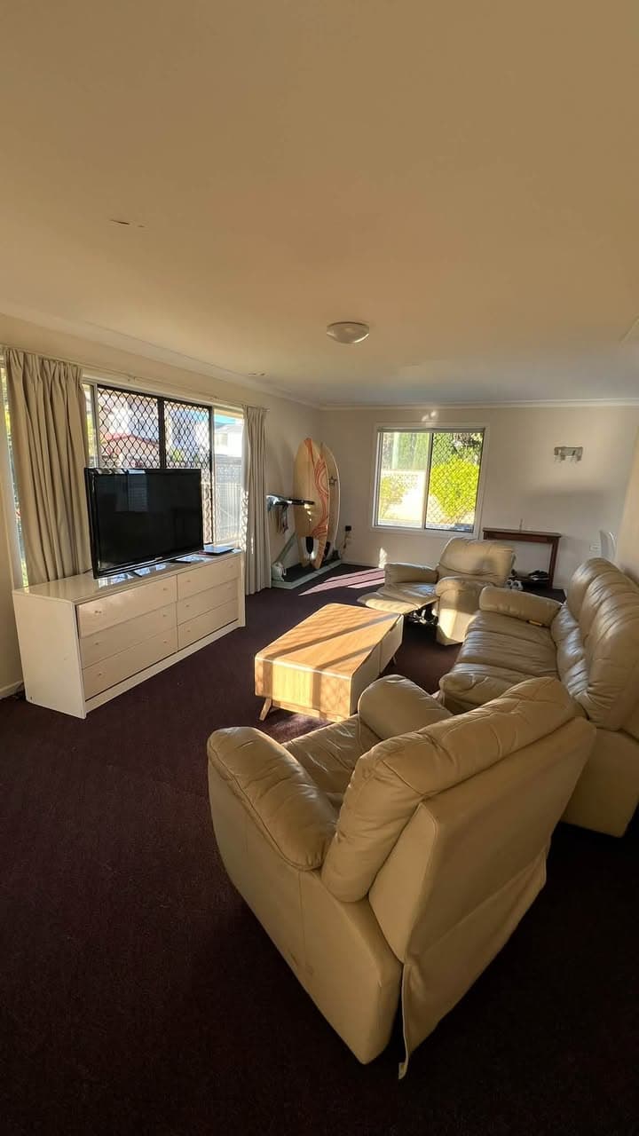 Room for Couples or Friends Available Long Term