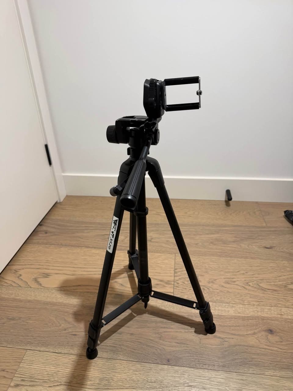 Adjustable Tripod for Sale (2)