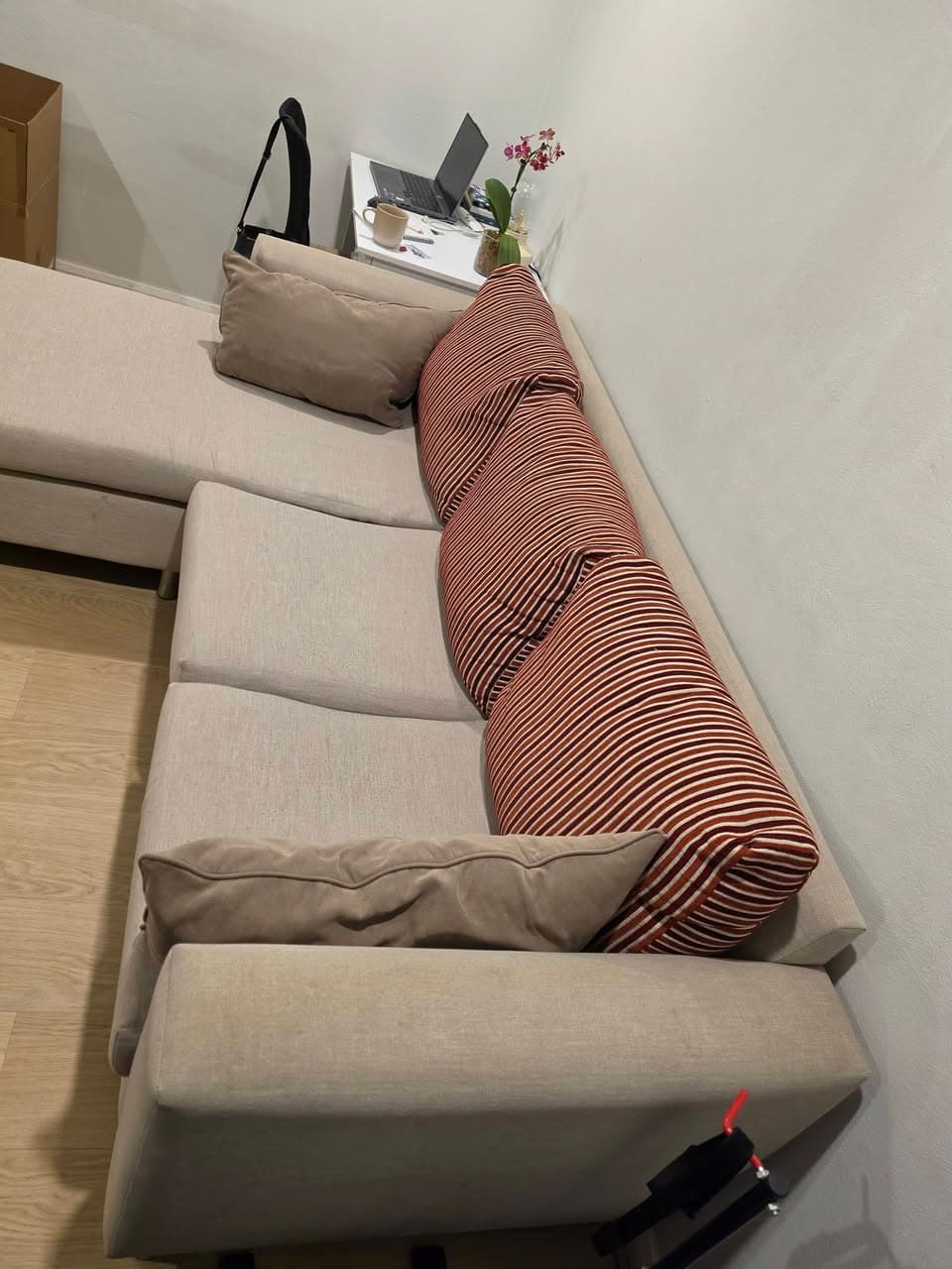 Sofa for Sale in Wollstonecraft (2)