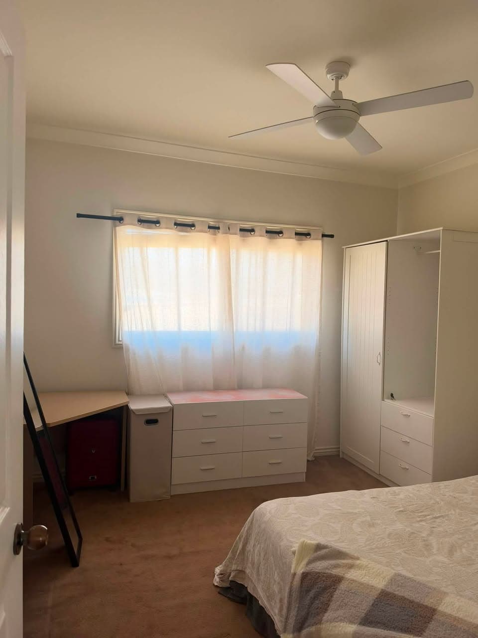 Private Room for Rent in Wolli Creek - $330/week (2)