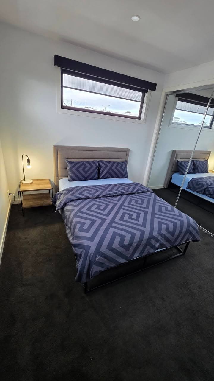 Fully Furnished 2-Bed, 2-Bath Townhouse in Coburg North (5)
