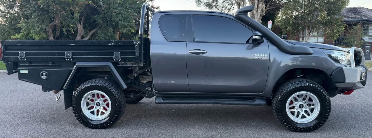 Toyota Hilux SR 2.8L Turbo Diesel 4x4 for Sale (2)