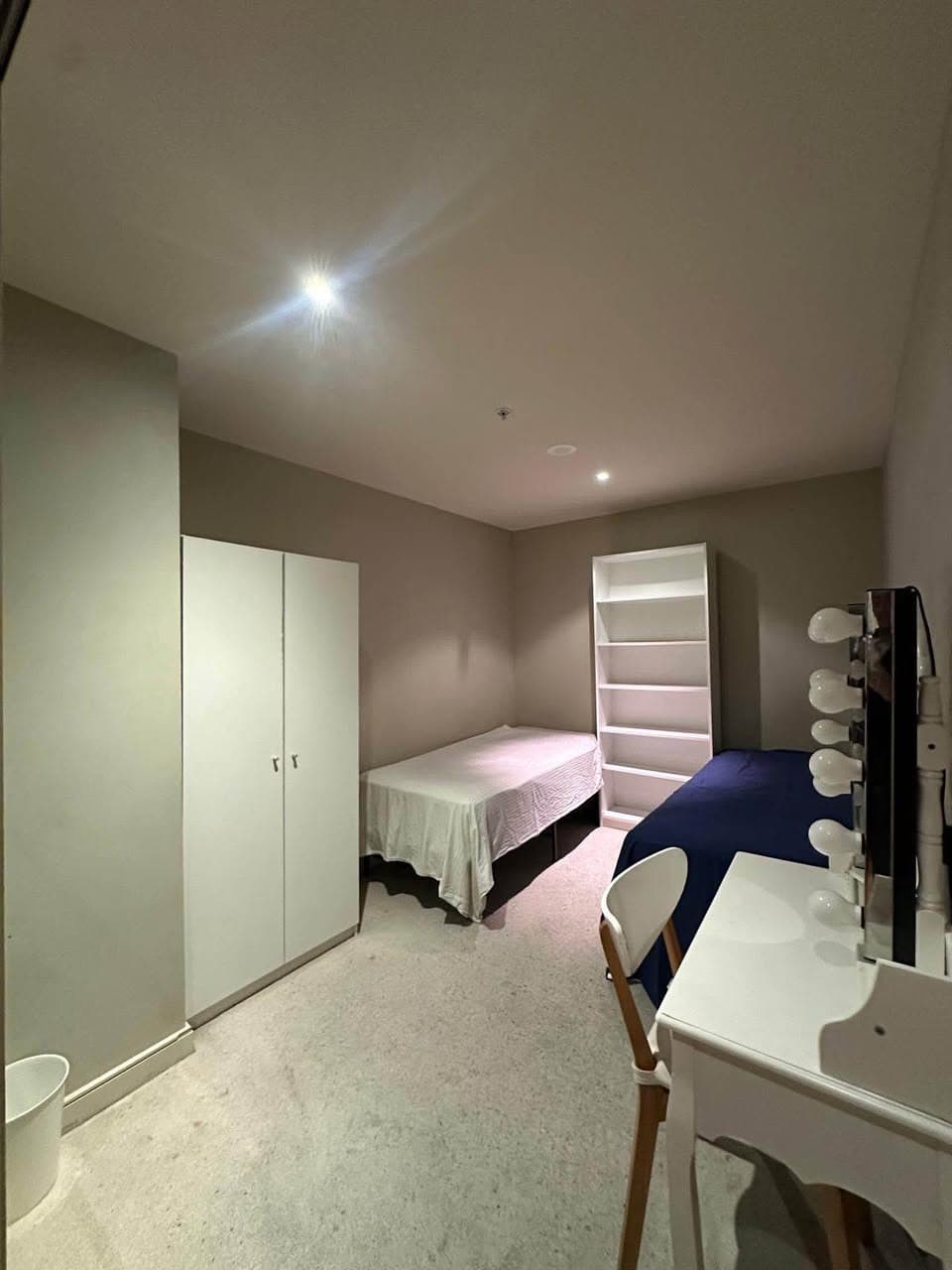 Room for 2 in CBD (A'Beckett St) — pool, sauna, gym