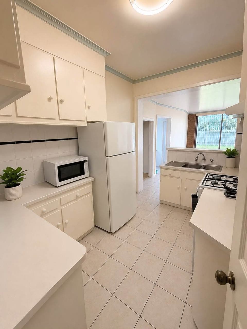 Fully Furnished Room for Rent in Oakleigh East
