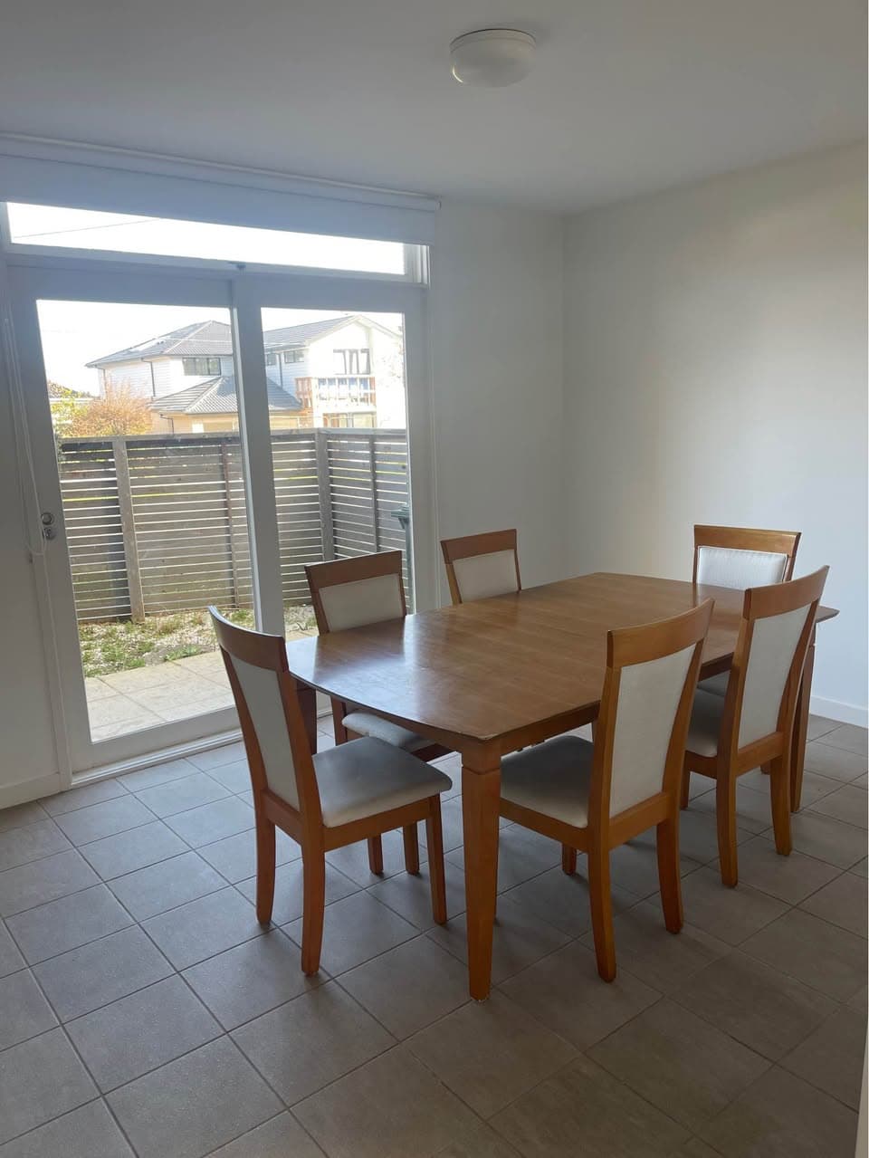 Beautiful Fully Furnished House for Rent Near Monash University (2)