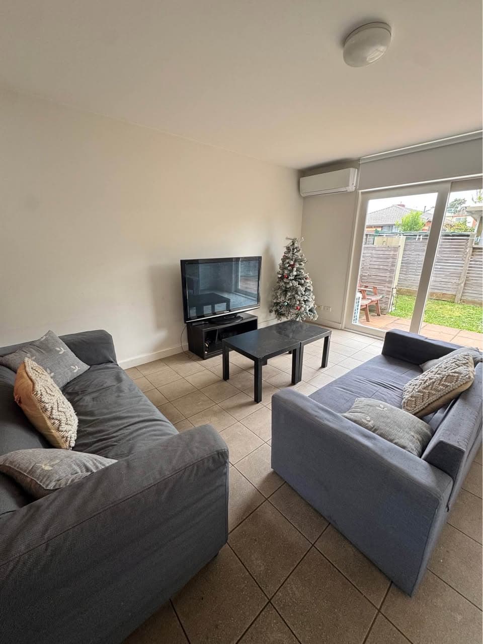Beautiful Fully Furnished House for Rent Near Monash University (3)