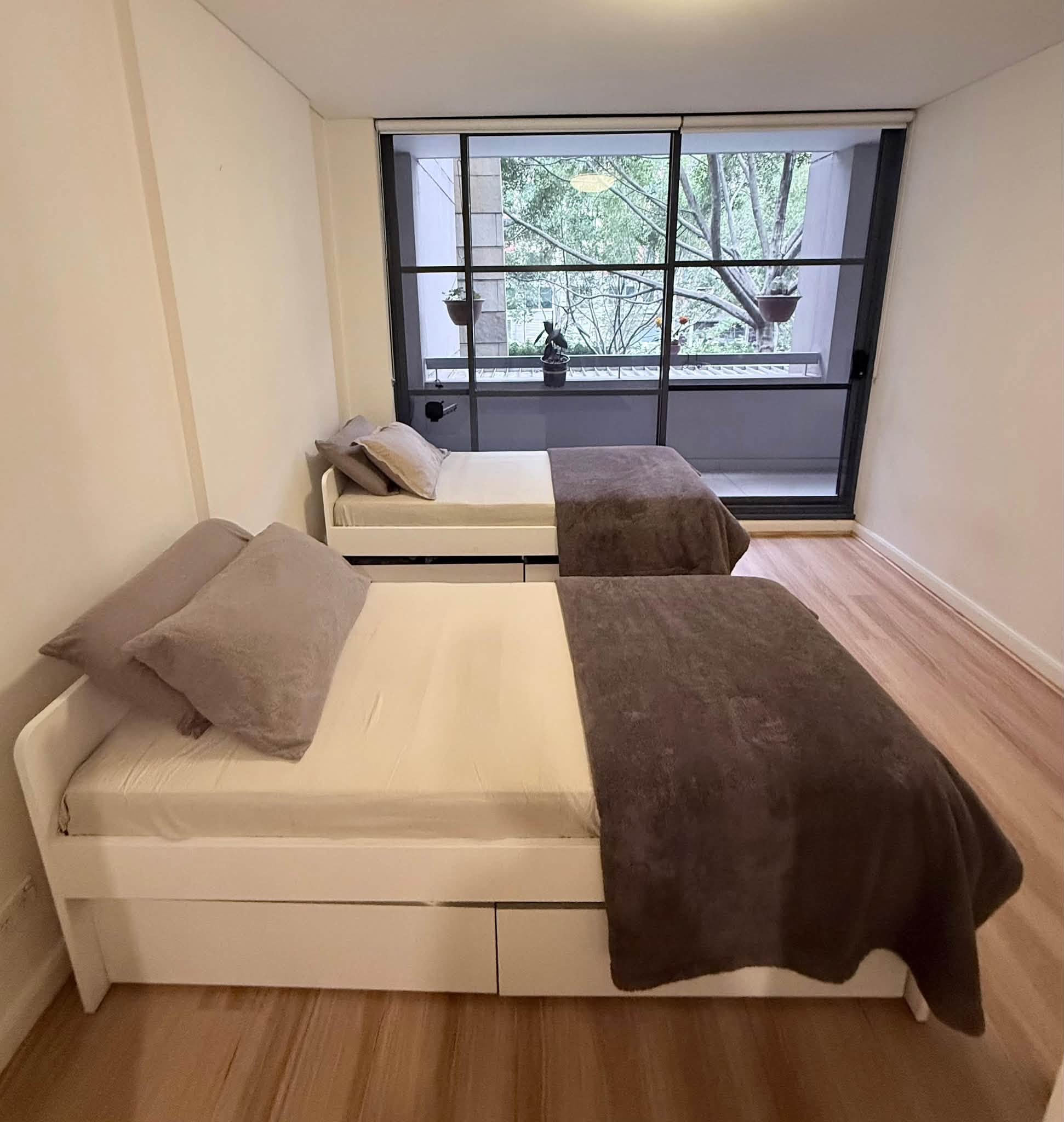 Room Available for Two Girls in Melbourne