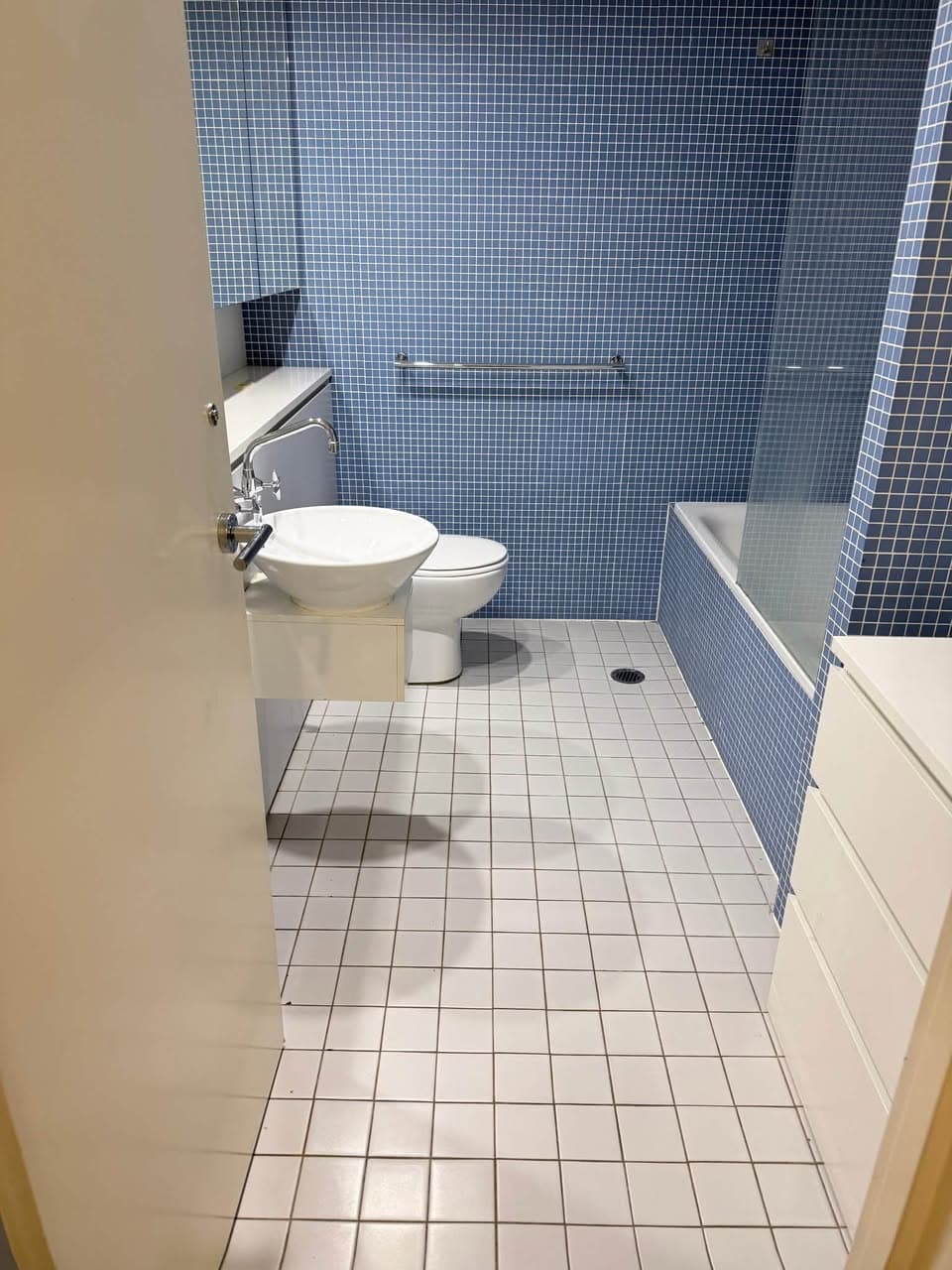Room Available for Two Girls in Melbourne (2)