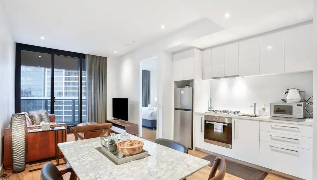 2-bedroom unit, short term 26 Oct–26 Nov, bills included (2)