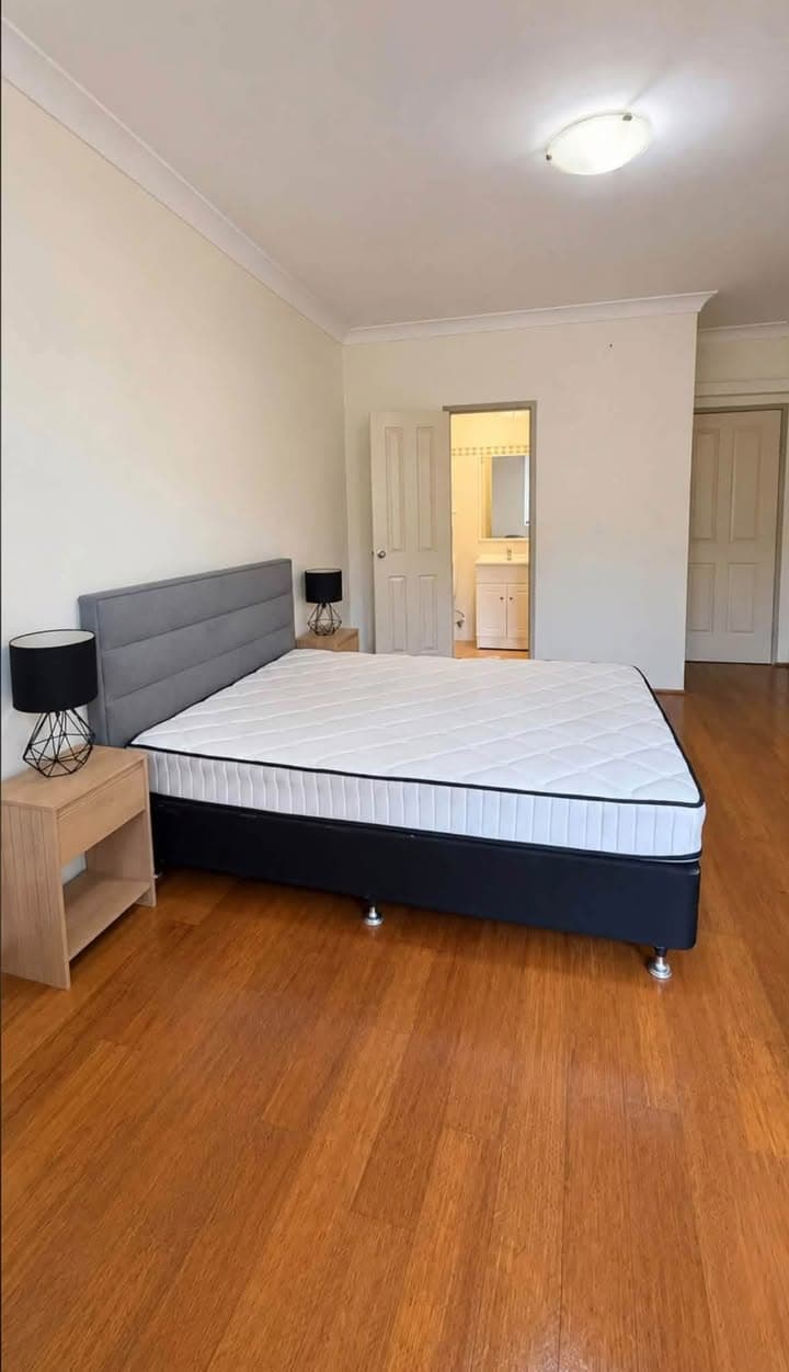 Couple Room Available in Kogarah - $550/week (2)