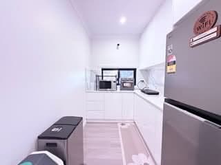 Beautiful Furnished Room with Private Bathroom in Kingsford