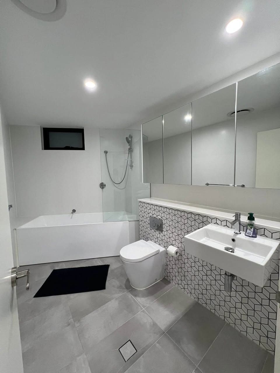 Fully Furnished Room for Rent in Wolli Creek (4)