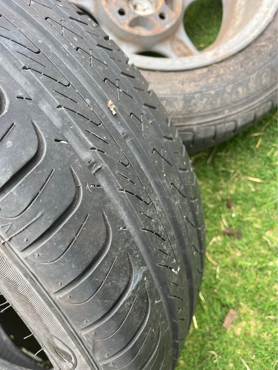 Tyre for Sale - 90% Tread Left (4)
