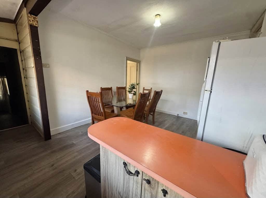 Room Available in Marrickville - $300/week (2)