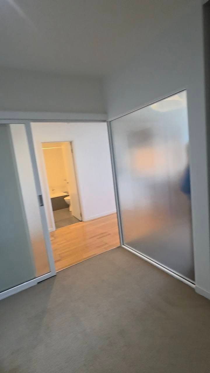 Room Available in East Melbourne (3)