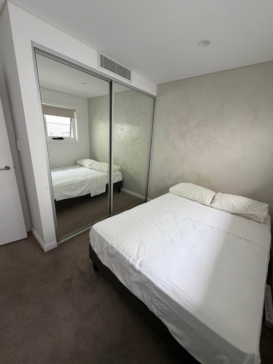 Private Room Available in Belmore - Ideal for Singles (2)