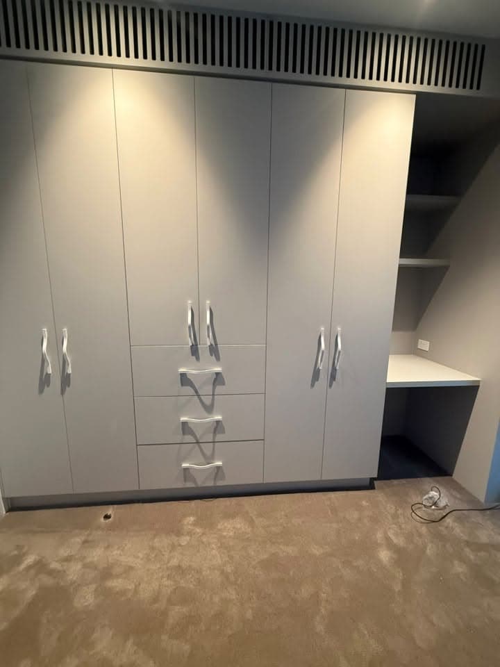 Queen-size bedroom for rent in Port Melbourne townhouse