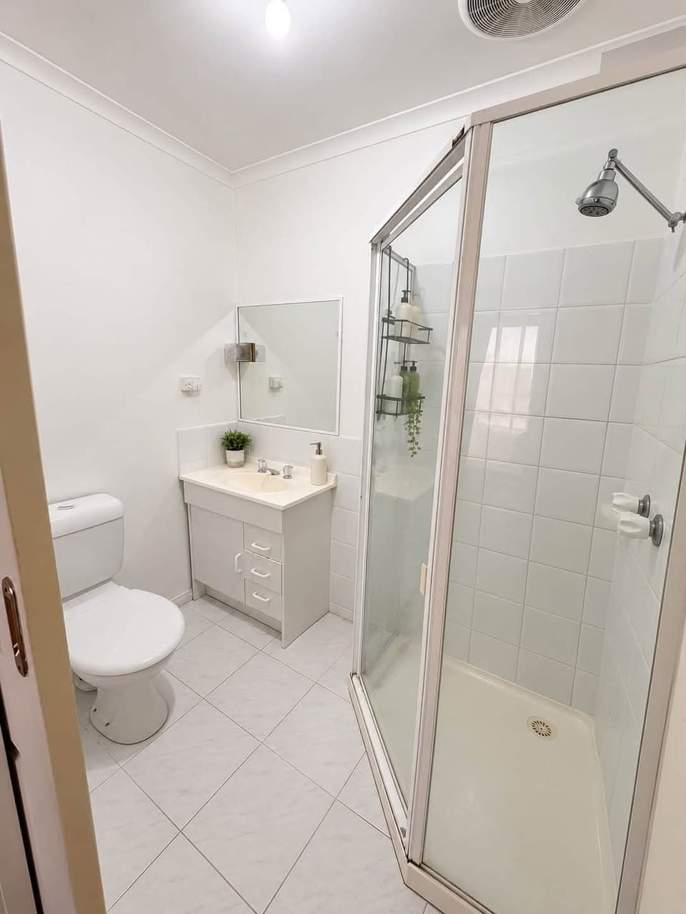 Private Room for Rent in Watergardens (2)