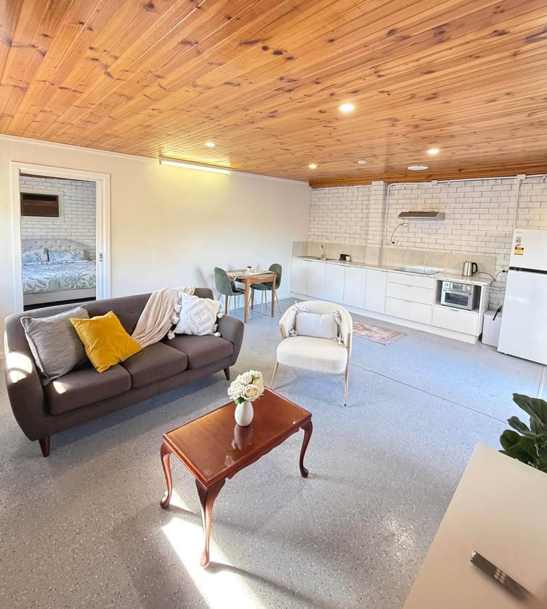 Brand new fully furnished granny flat for rent