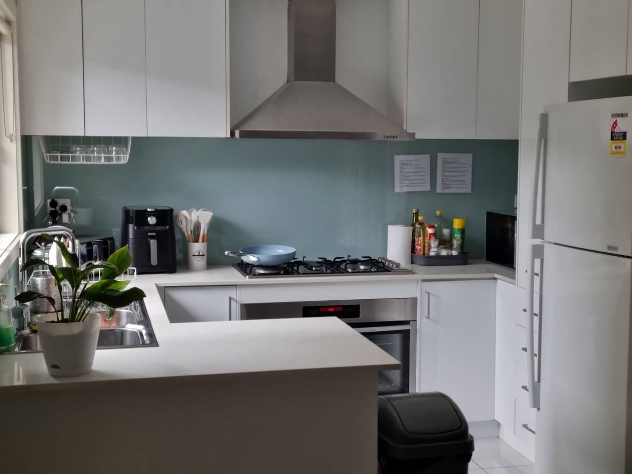Room available in modern 2-storey house