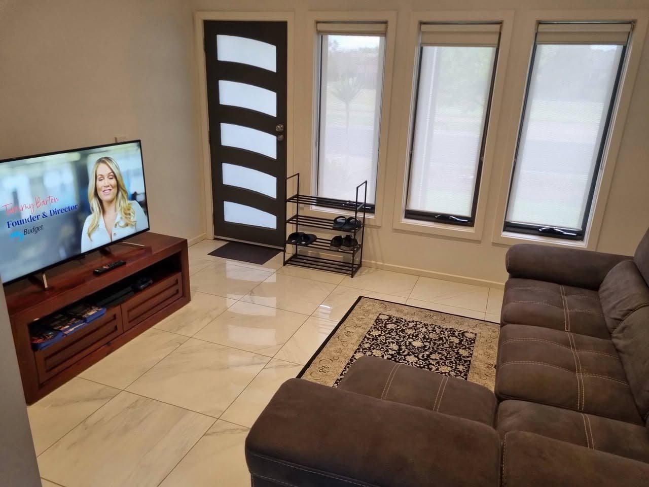 Room available in modern 2-storey house (3)