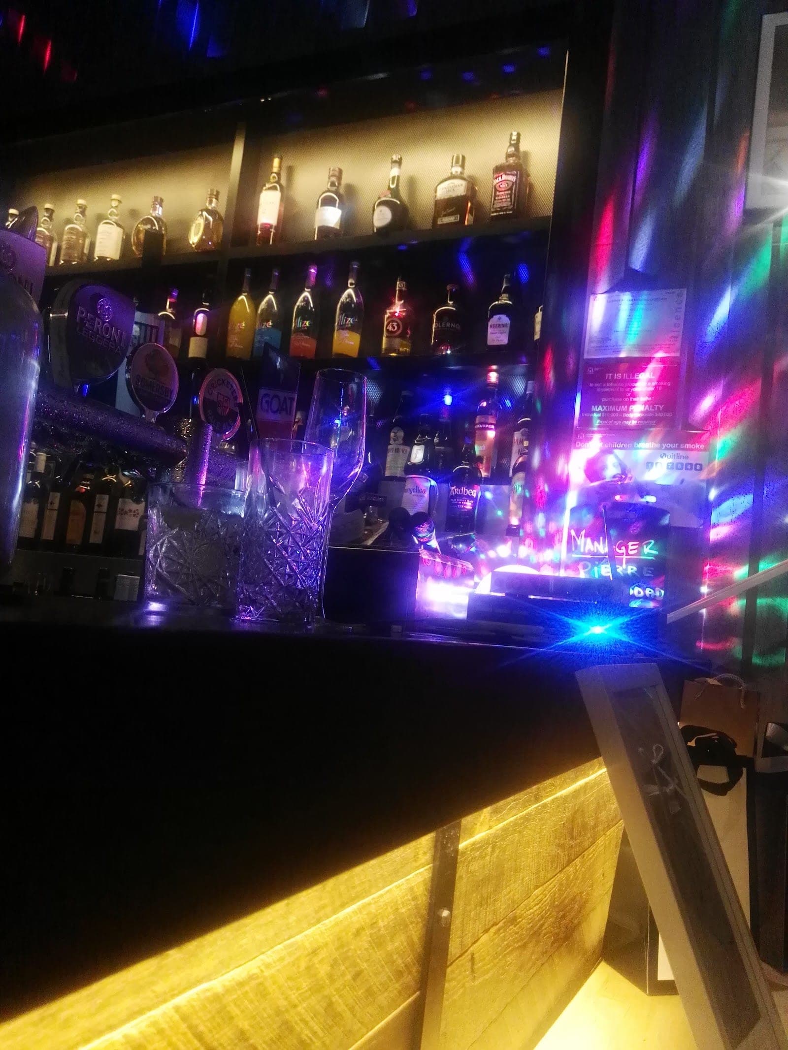 Reyes Lounge (7)