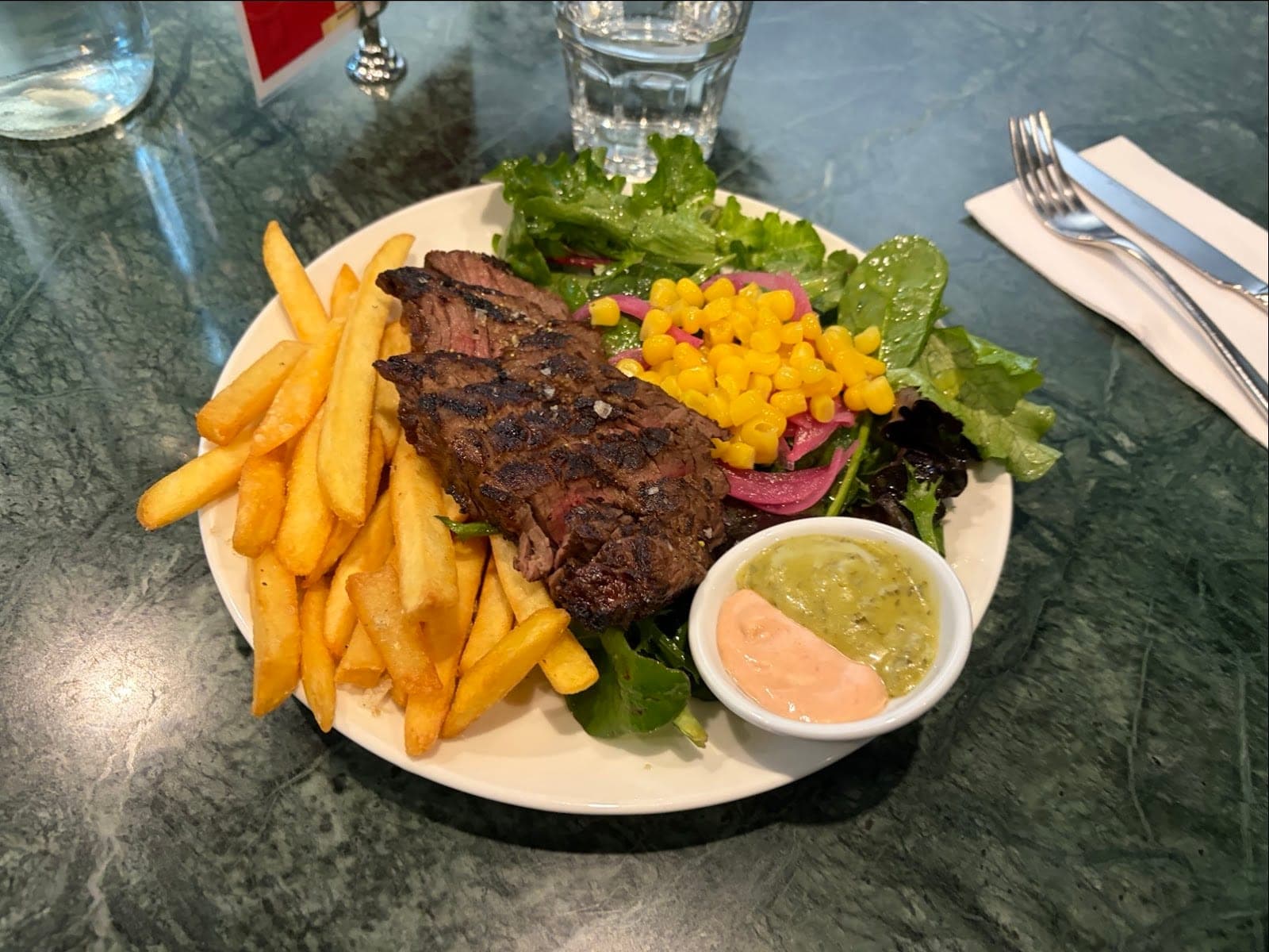 Berbeo Bar & Grill (10)