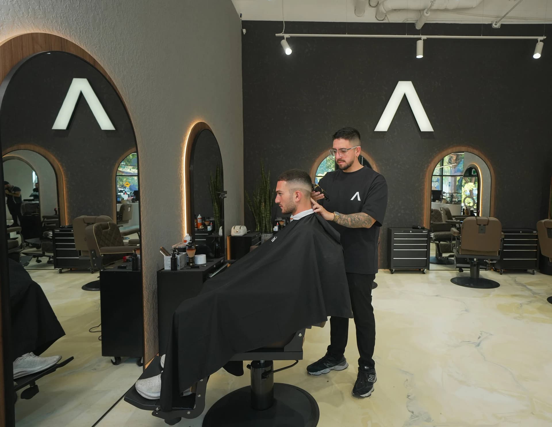 Casa Blanca barbershop