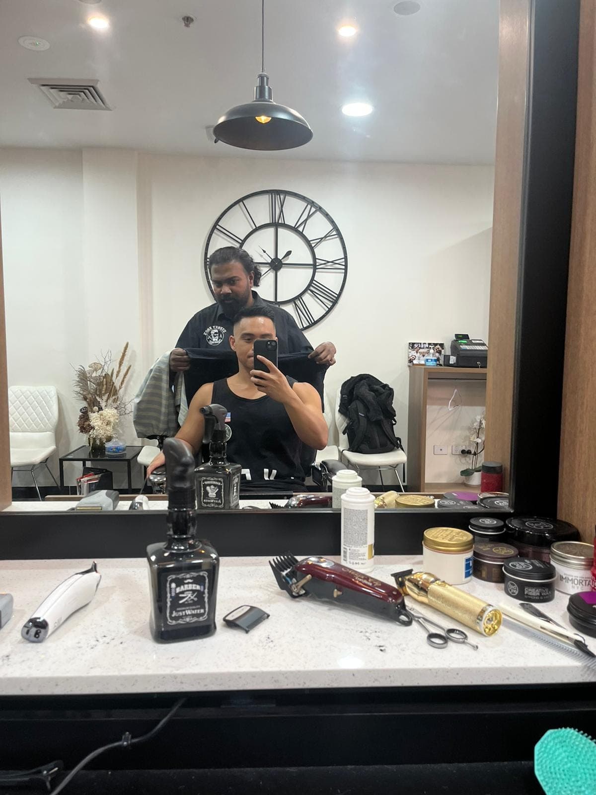 Sydney Bro's barber shop (5)