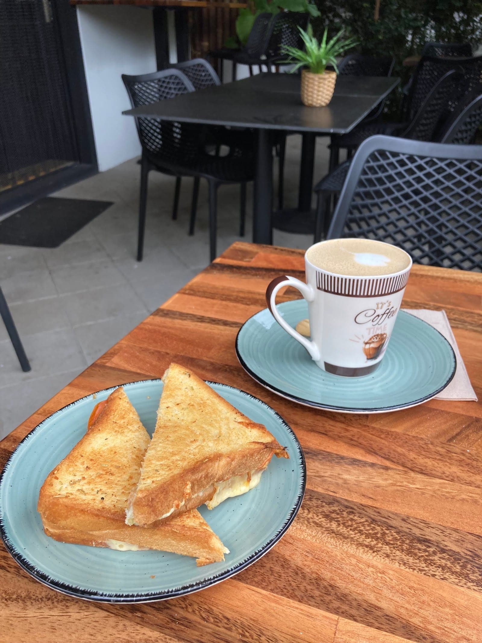 Focal Way Cafe (7)