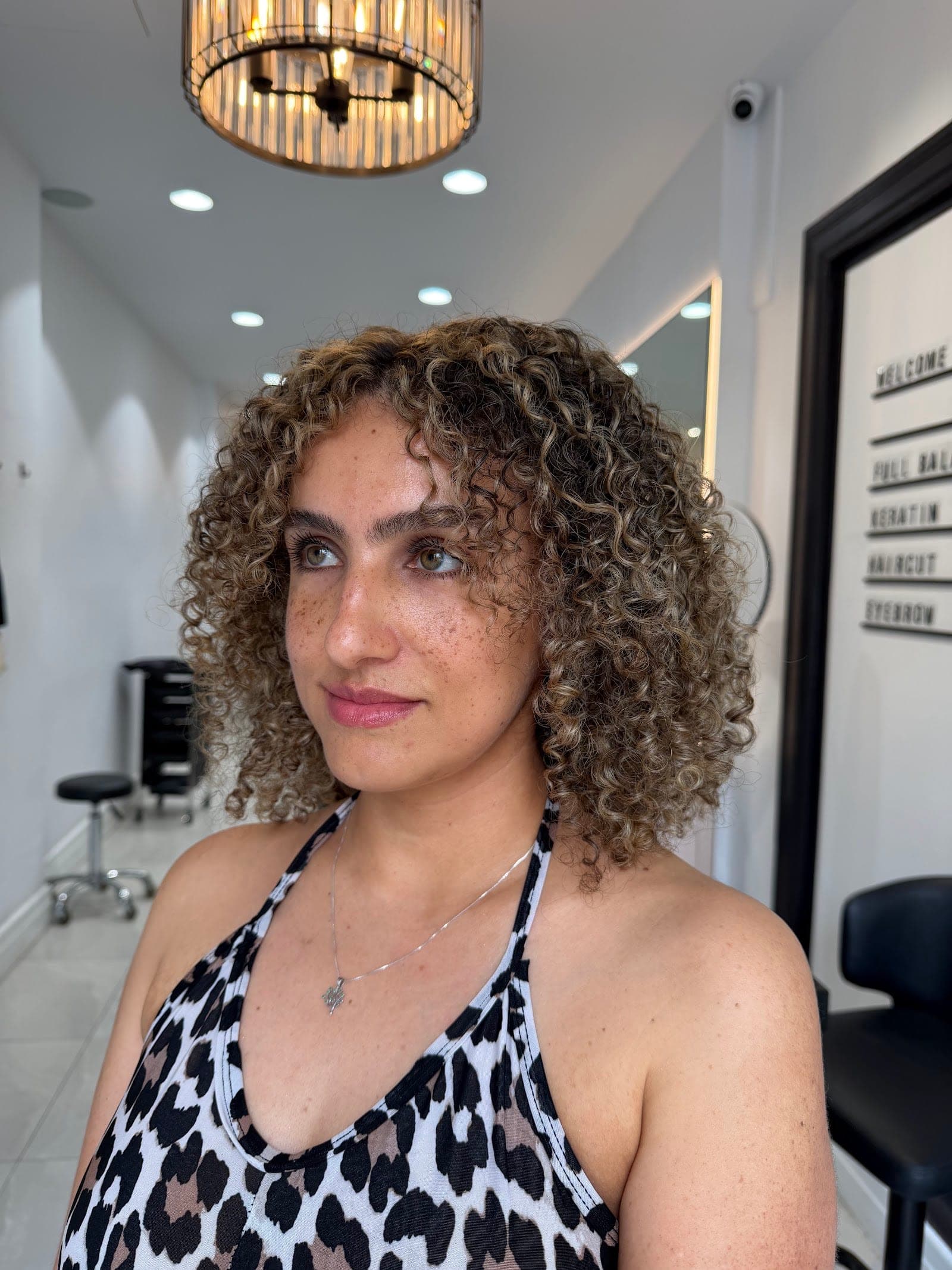 Valentina Ardila Hair Salon (11)