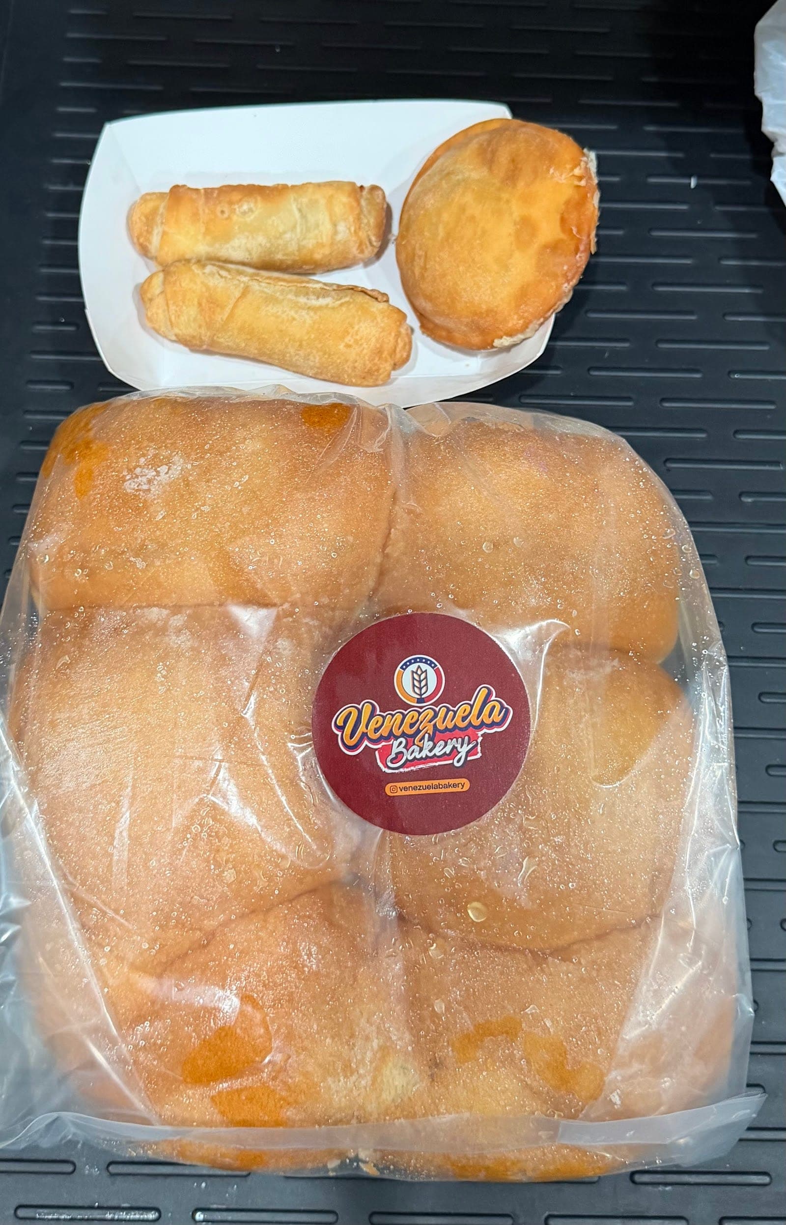 Venezuela Bakery - Davenport (10)