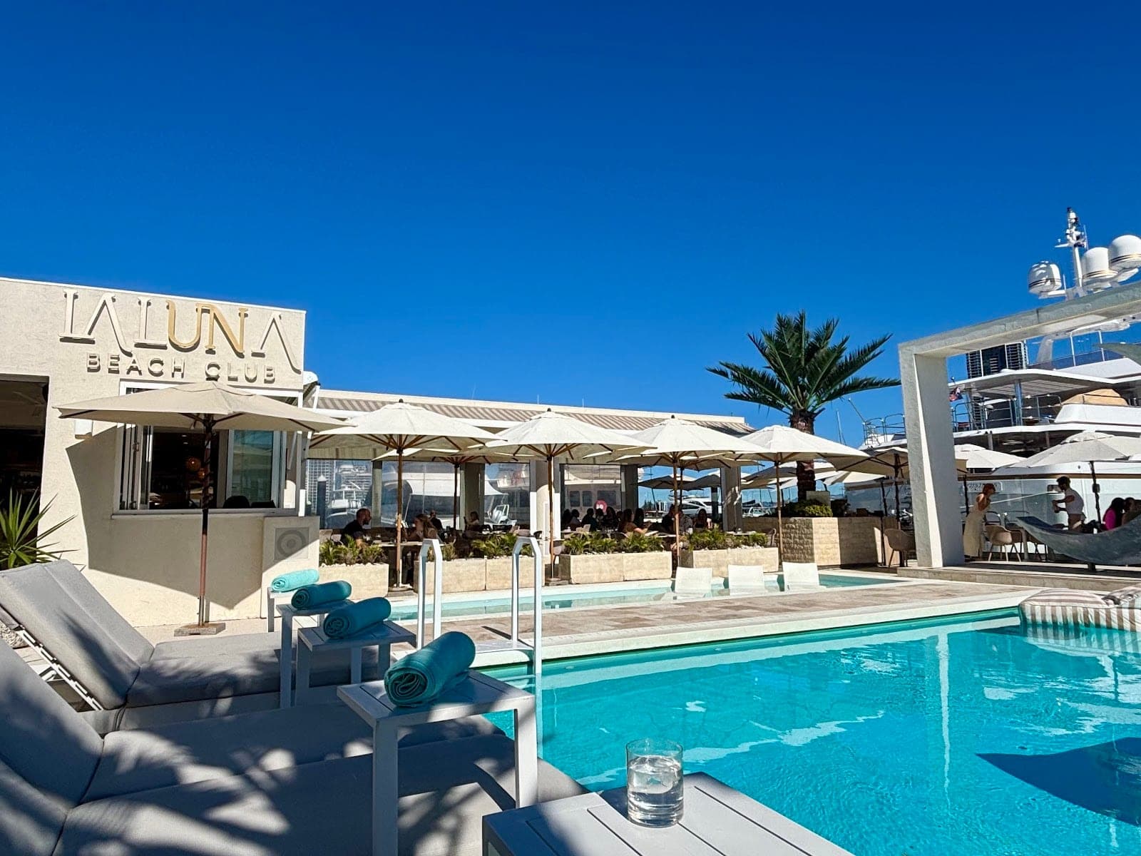 La Luna Beach Club (5)