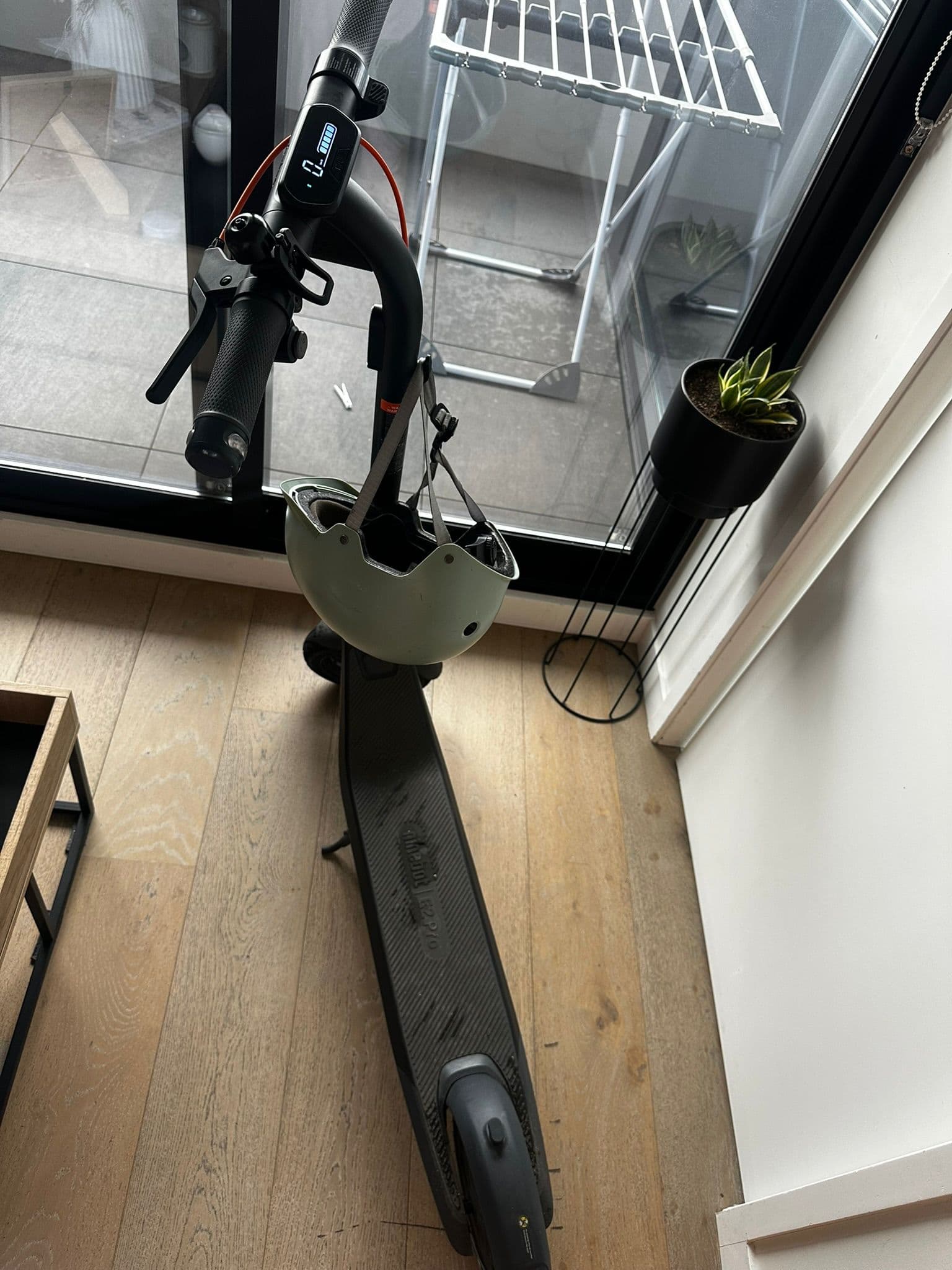 Segway-Ninebot E2 Pro Electric KickScooter (3)