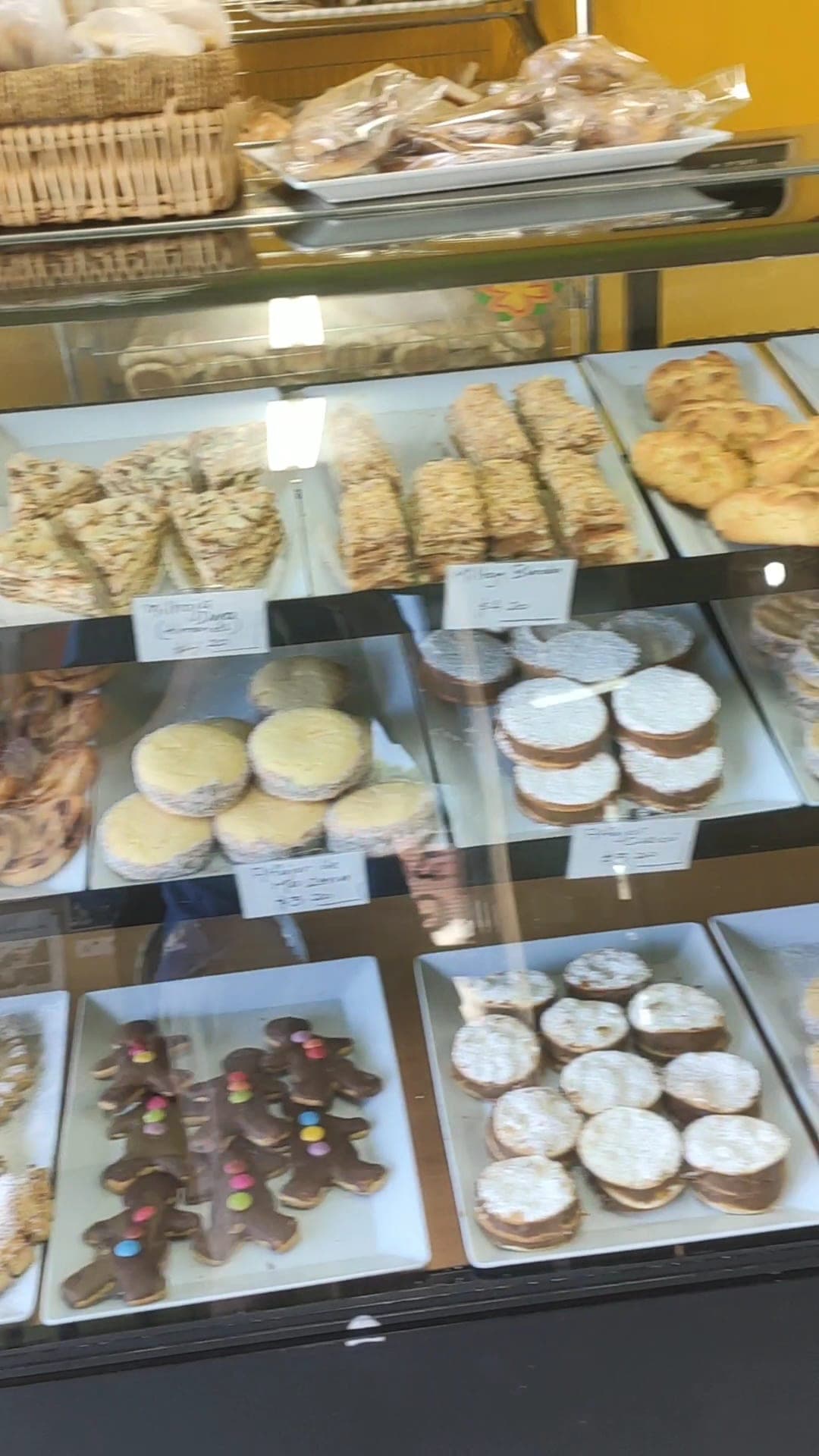 Paula Continental Cakes