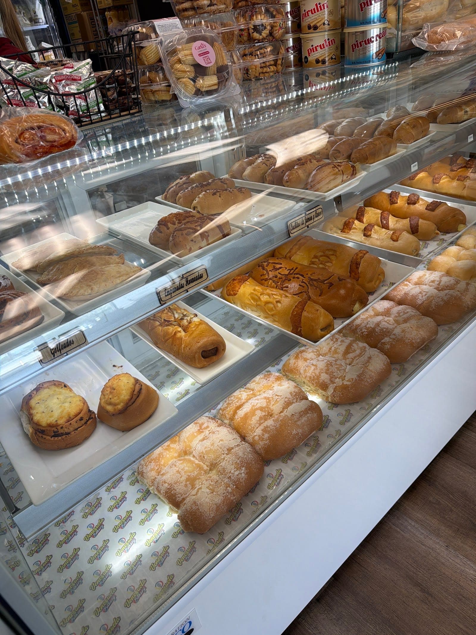 Venezuela Bakery - Davenport