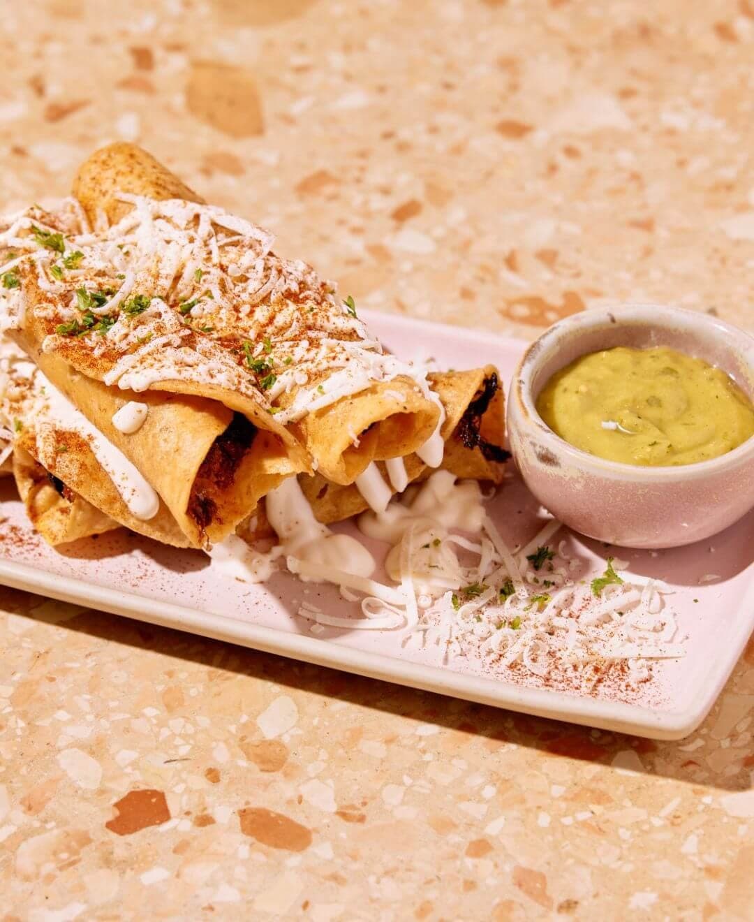 Comuna Cantina Newstead