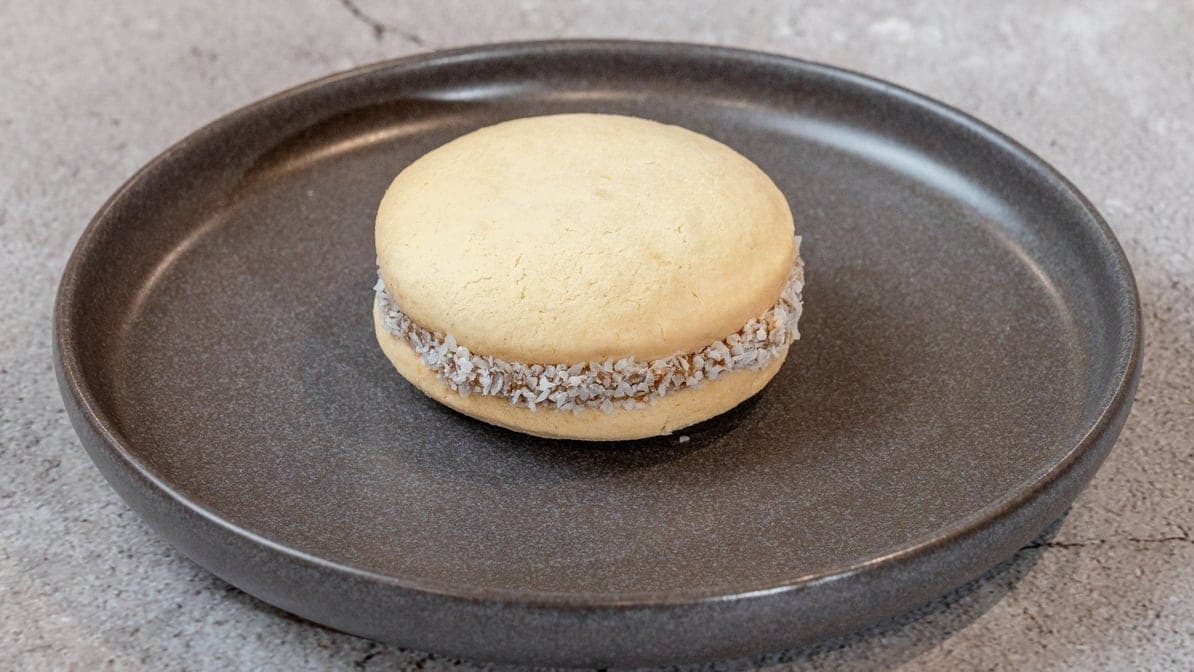 Opa Alfajores Pastries & Coffee (10)